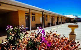 Club Motor Inn